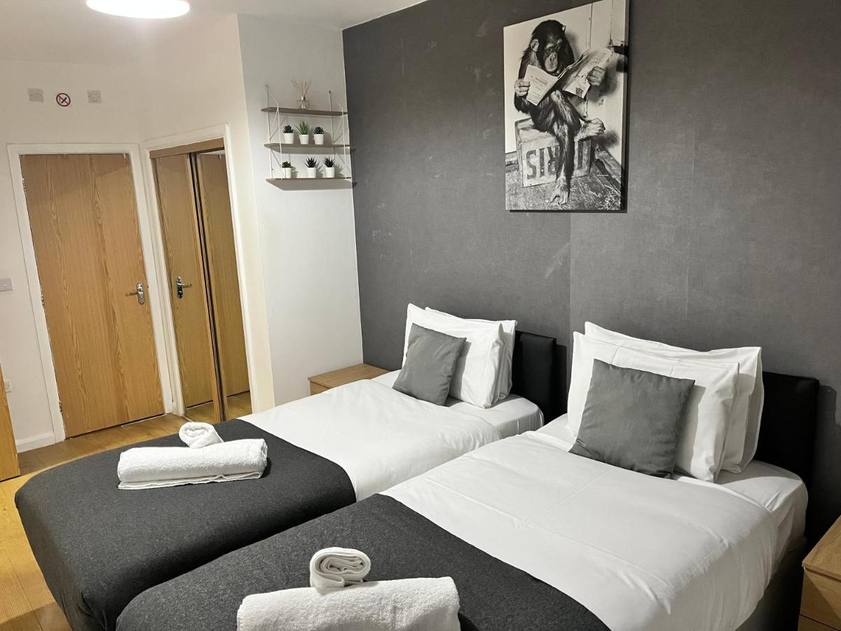 Seven Suites - Beautiful 2-Bed Apartment With Parking In Watford Central Ngoại thất bức ảnh